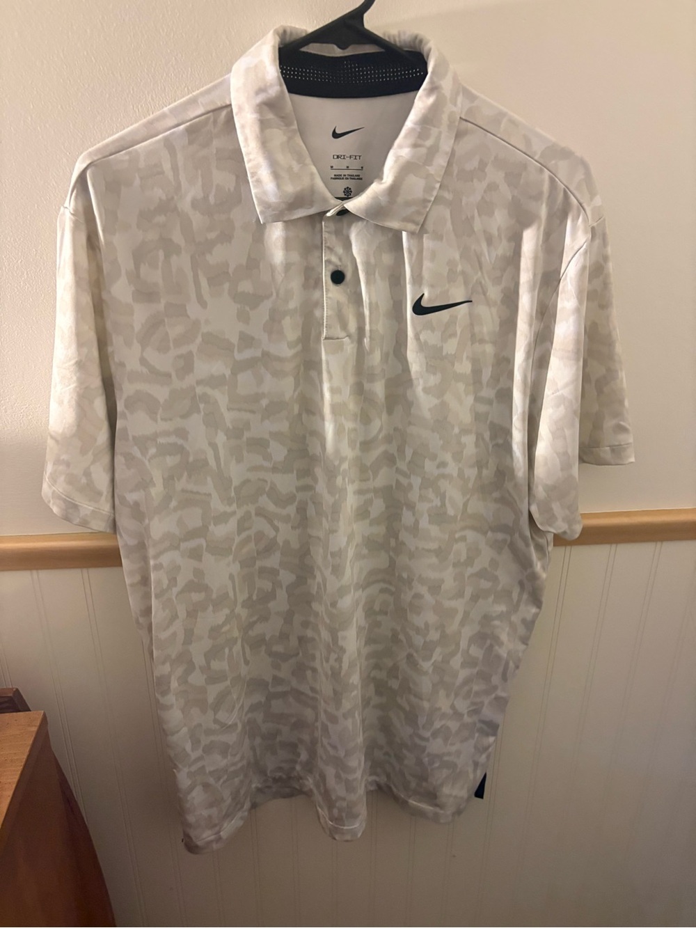 Nike Dri-FIT Men’s Medium Golf Polo White Tonal Print Stretch Performance Shirt